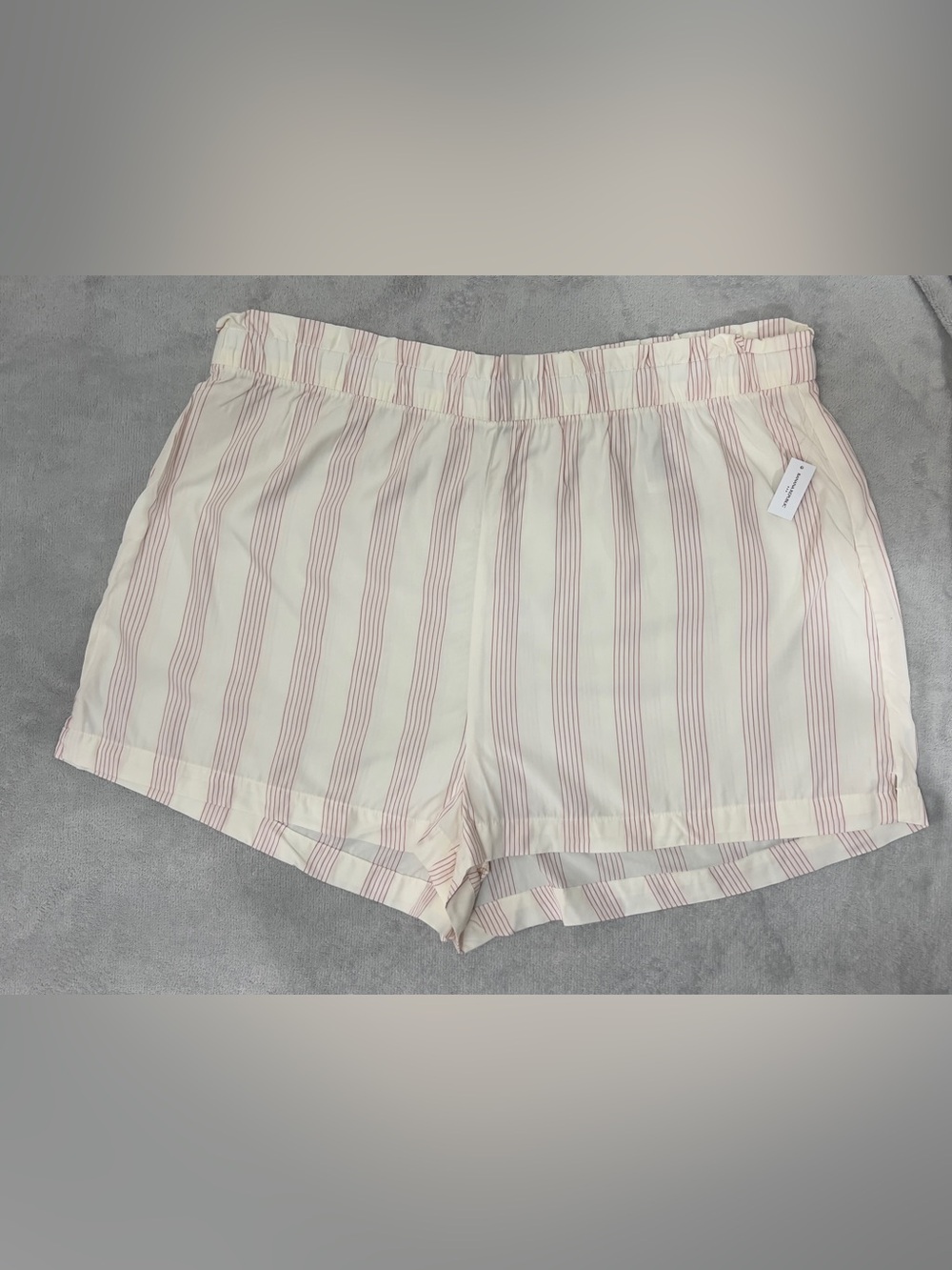 NWT!! Banana Republic Shorts with Pink Stripes Size XL Retail $44.99 - Picture 1 of 6